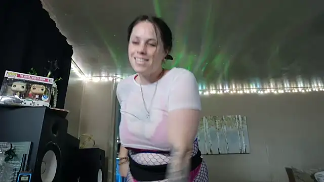 Snapshot of mavismable chatting on 06.23.26 mavismable online show from 06.23.26