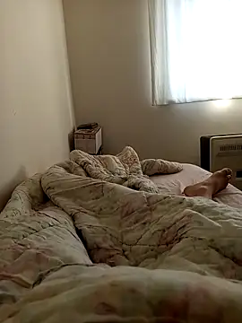 Snapshot of leona633 chatting on 12.18.25 leona633 online show from 12.18.25