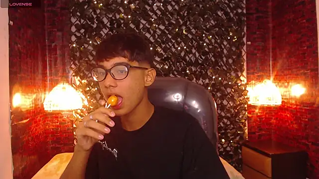 OliverTwinky online show from 03.21.25