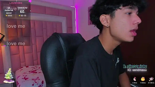 OliverTwinky online show from 11.21.25