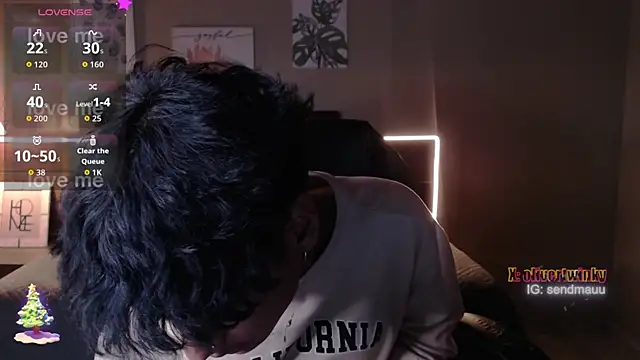 OliverTwinky online show from 11.25.25