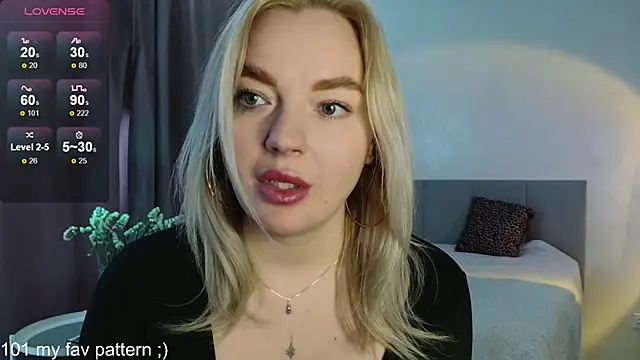 Snapshot of Eva___forever chatting on 04.10.26 Eva forever online show from 04.10.26
