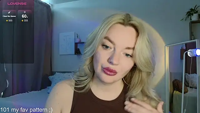 Snapshot of Eva___forever chatting on 04.30.26 Eva forever online show from 04.30.26
