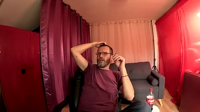 Snapshot of Patrick-le-Duke chatting on 04.03.26 Patrick-le-Duke online show from 04.03.26