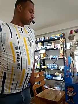 Snapshot of elnegro707070 chatting on 11.13.25 elnegro707070 online show from 11.13.25