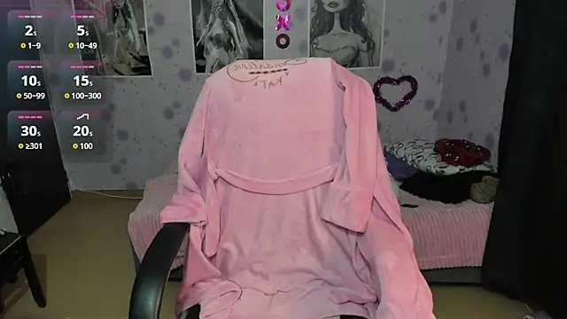 Medussa katt online show from 10.24.25