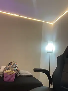 Kariina  69 online show from 10.12.25