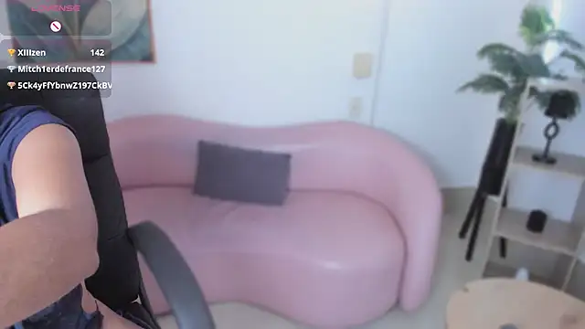 Snapshot of kylie_soraya chatting on 11.26.25 kylie soraya online show from 11.26.25