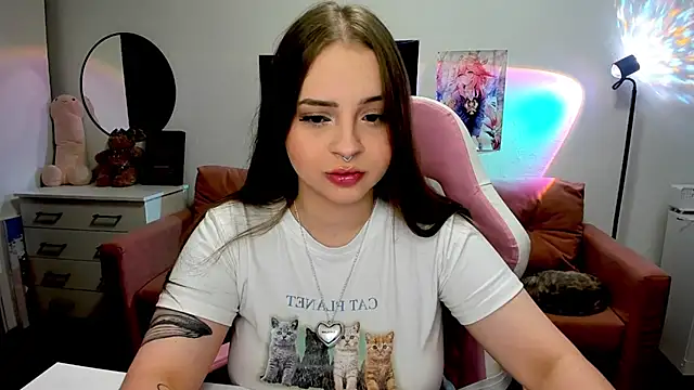 Snapshot of mistress_lain chatting on 09.25.25 mistress lain online show from 09.25.25