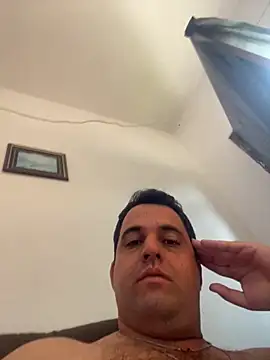 Snapshot of Garotofran chatting on 10.30.25 Garotofran online show from 10.30.25