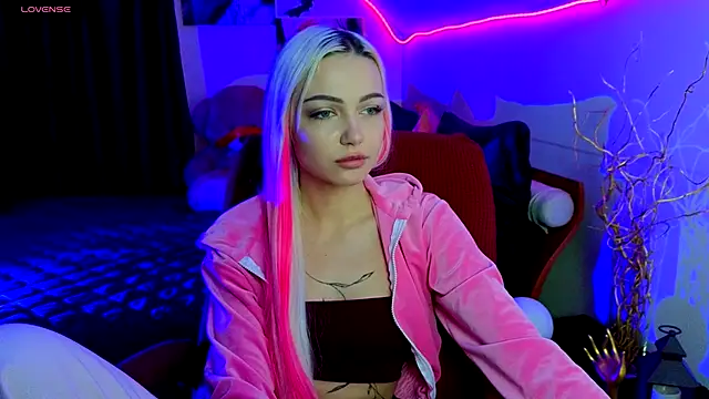 LinaLirian online show from 11.09.25