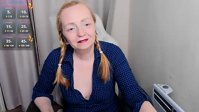 Snapshot of Karen_Villis chatting on 11.28.25 Karen Villis online show from 11.28.25