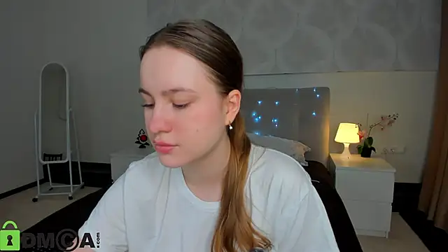 Snapshot of Candy_Cansew chatting on 12.15.25 Candy Cansew online show from 12.15.25