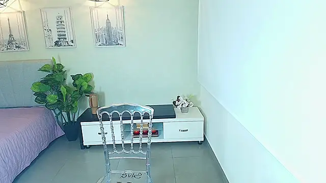 Snapshot of _Victoria_Collins chatting on 09.20.25 Victoria Collins online show from 09.20.25