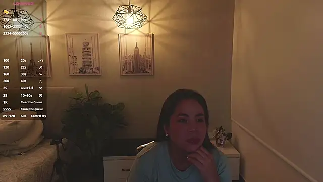 Snapshot of _Victoria_Collins chatting on 09.30.25 Victoria Collins online show from 09.30.25