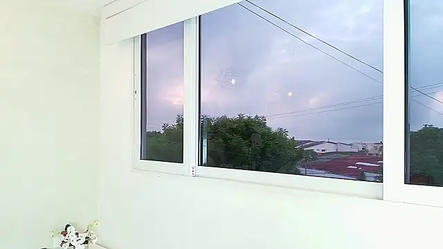 Snapshot of _Victoria_Collins chatting on 10.06.25 Victoria Collins online show from 10.06.25