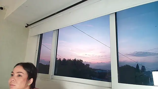 Snapshot of _Victoria_Collins chatting on 11.15.25 Victoria Collins online show from 11.15.25