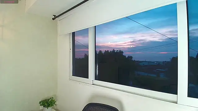 Snapshot of _Victoria_Collins chatting on 11.20.25 Victoria Collins online show from 11.20.25