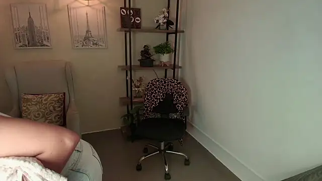  Victoria Collins online show from 06.17.26