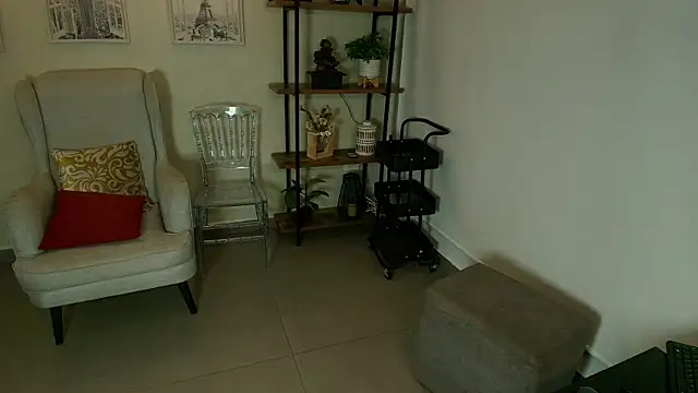  Victoria Collins online show from 07.04.26