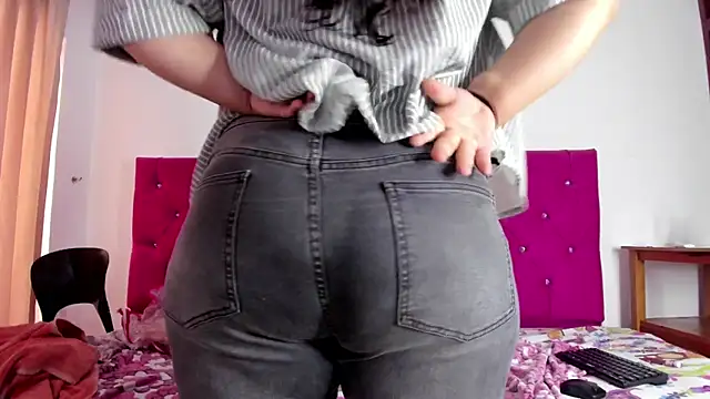 Snapshot of mystery_psique chatting on 09.19.25 mystery psique online show from 09.19.25