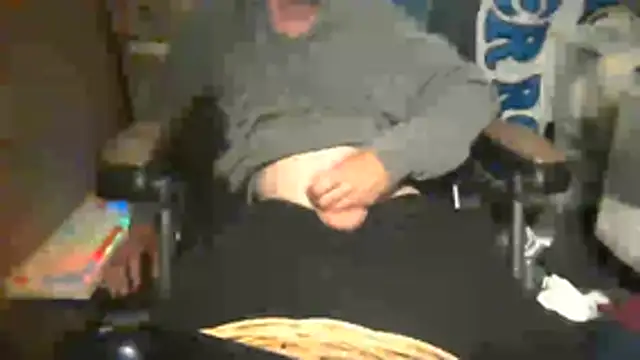 Snapshot of Lovyourpuss chatting on 06.14.26 Lovyourpuss online show from 06.14.26