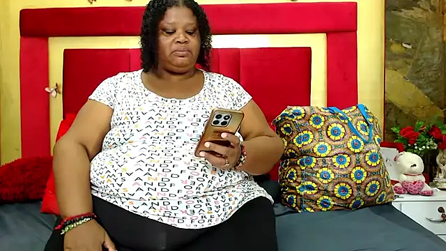 Snapshot of Exoticbigmandy chatting on 06.25.26 Exoticbigmandy online show from 06.25.26