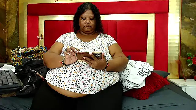 Snapshot of Exoticbigmandy chatting on 07.25.26 Exoticbigmandy online show from 07.25.26