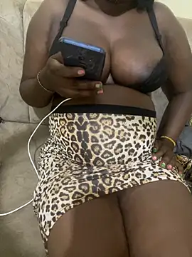 Snapshot of bignipple254 chatting on 12.05.25 bignipple254 online show from 12.05.25