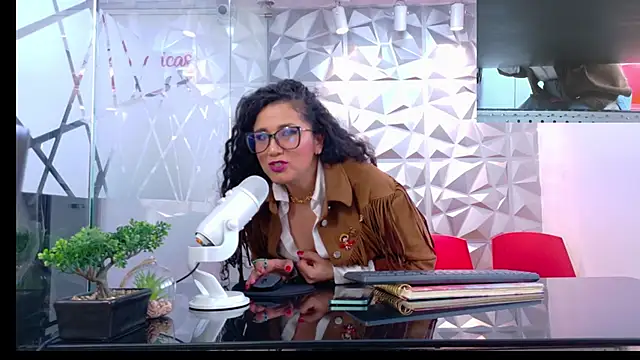 Dakota Rainbow22 online show from 02.17.26