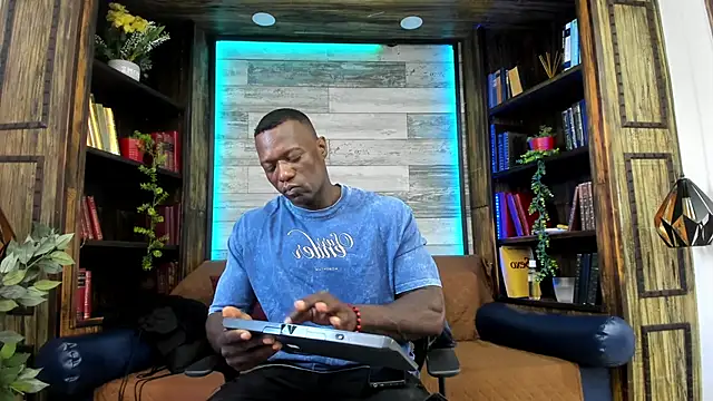 MarcusBlack  online show from 04.24.26