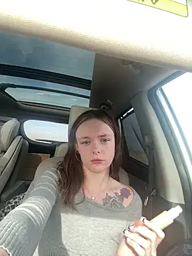 superlonelygirl04 online show from 12.19.25