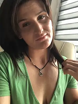 Snapshot of NikaSwan2831 chatting on 10.17.25 NikaSwan2831 online show from 10.17.25