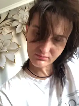 Snapshot of NikaSwan2831 chatting on 10.27.25 NikaSwan2831 online show from 10.27.25