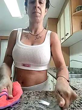 Snapshot of agustinalatina chatting on 11.07.25 agustinalatina online show from 11.07.25