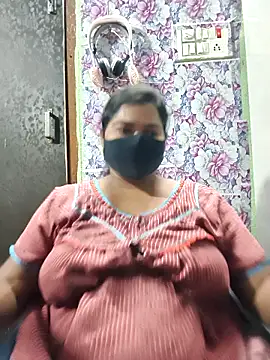 Liyaa 24 online show from 04.26.26