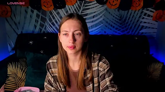 ChristyCrayme online show from 10.21.25