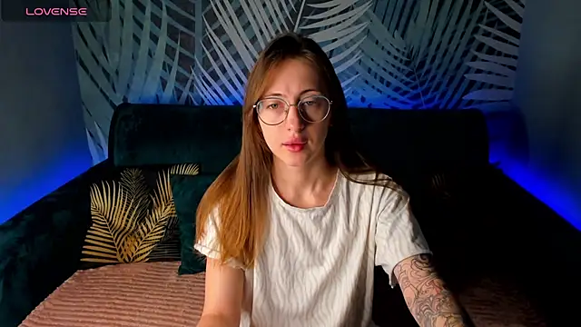 ChristyCrayme online show from 11.14.25