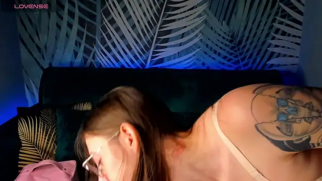 ChristyCrayme online show from 11.21.25