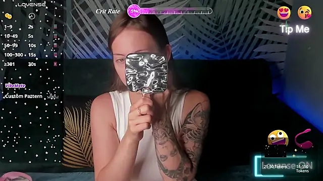 Snapshot of ChristyCrayme chatting on 06.25.26 ChristyCrayme online show from 06.25.26