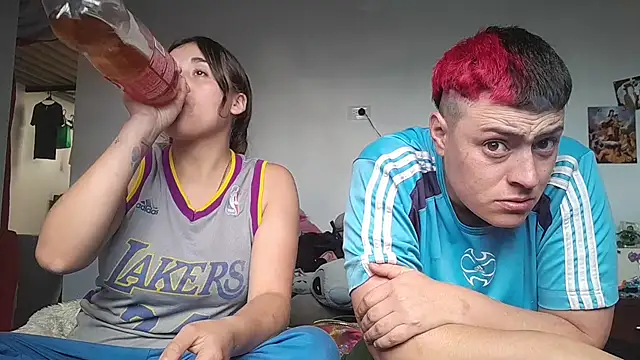 Snapshot of twodoo chatting on 11.01.25 twodoo online show from 11.01.25