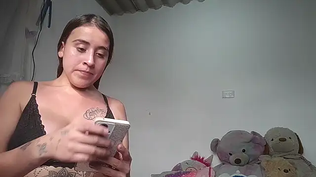 Snapshot of twodoo chatting on 11.05.25 twodoo online show from 11.05.25