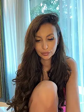 LunaBex online show from 10.05.25