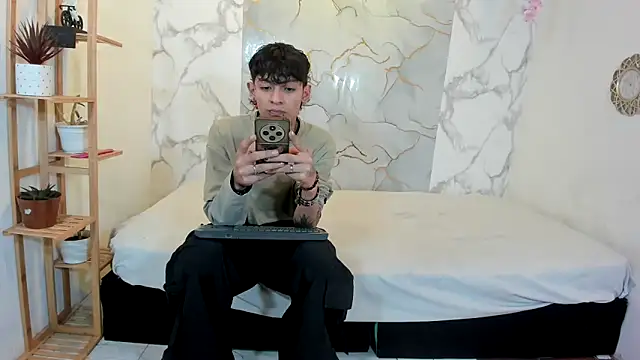 Snapshot of Bastian_boyshot77 chatting on 05.24.26 Bastian boyshot77 online show from 05.24.26