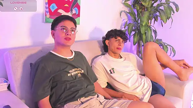 Snapshot of Young_Ben chatting on 11.19.25 Young Ben online show from 11.19.25