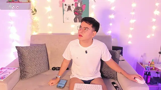 Snapshot of Young_Ben chatting on 02.04.26 Young Ben online show from 02.04.26