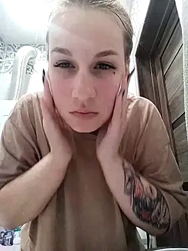 HoneyNelly online show from 10.07.25