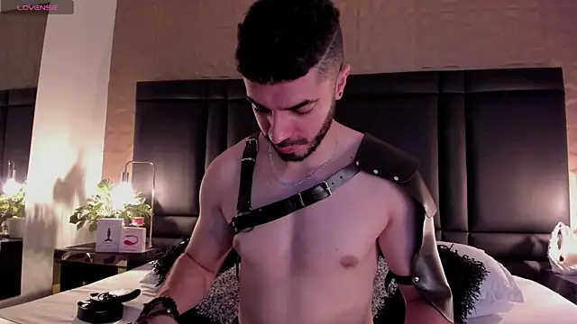 AxelThompson  online show from 11.01.25