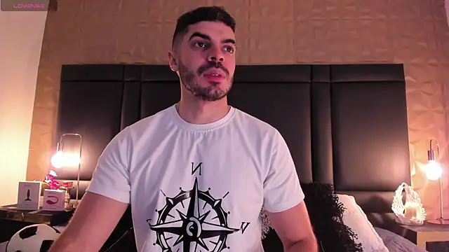 AxelThompson  online show from 11.06.25