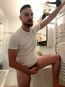 Snapshot of yourdreamboy17 chatting on 09.20.25 yourdreamboy17 online show from 09.20.25